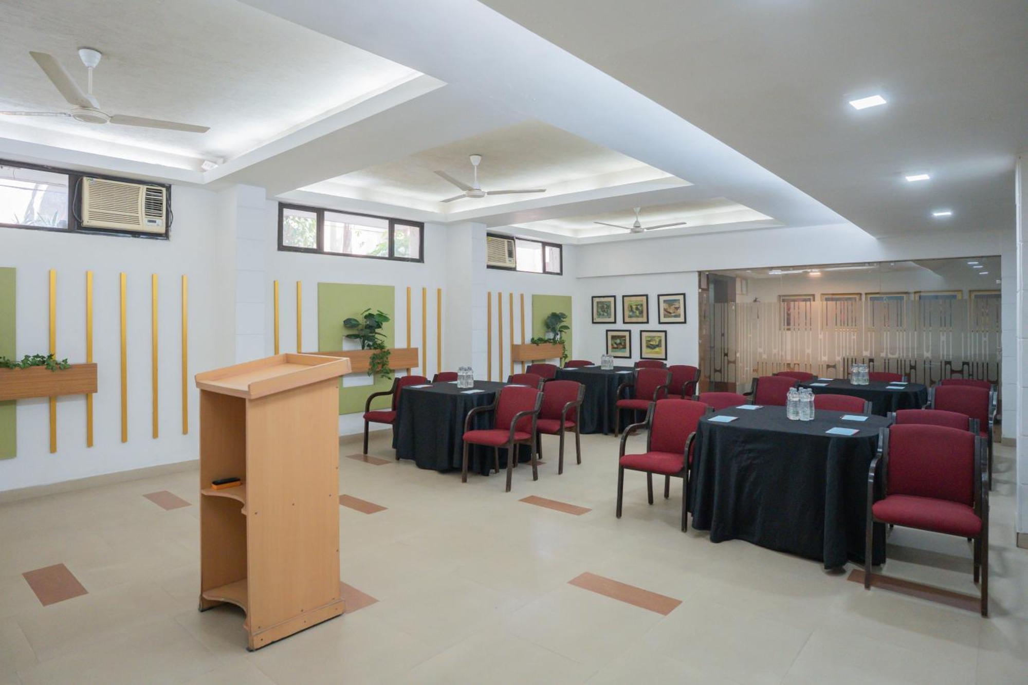 Ahuja Residency Parklane Hotell Gurgaon Eksteriør bilde