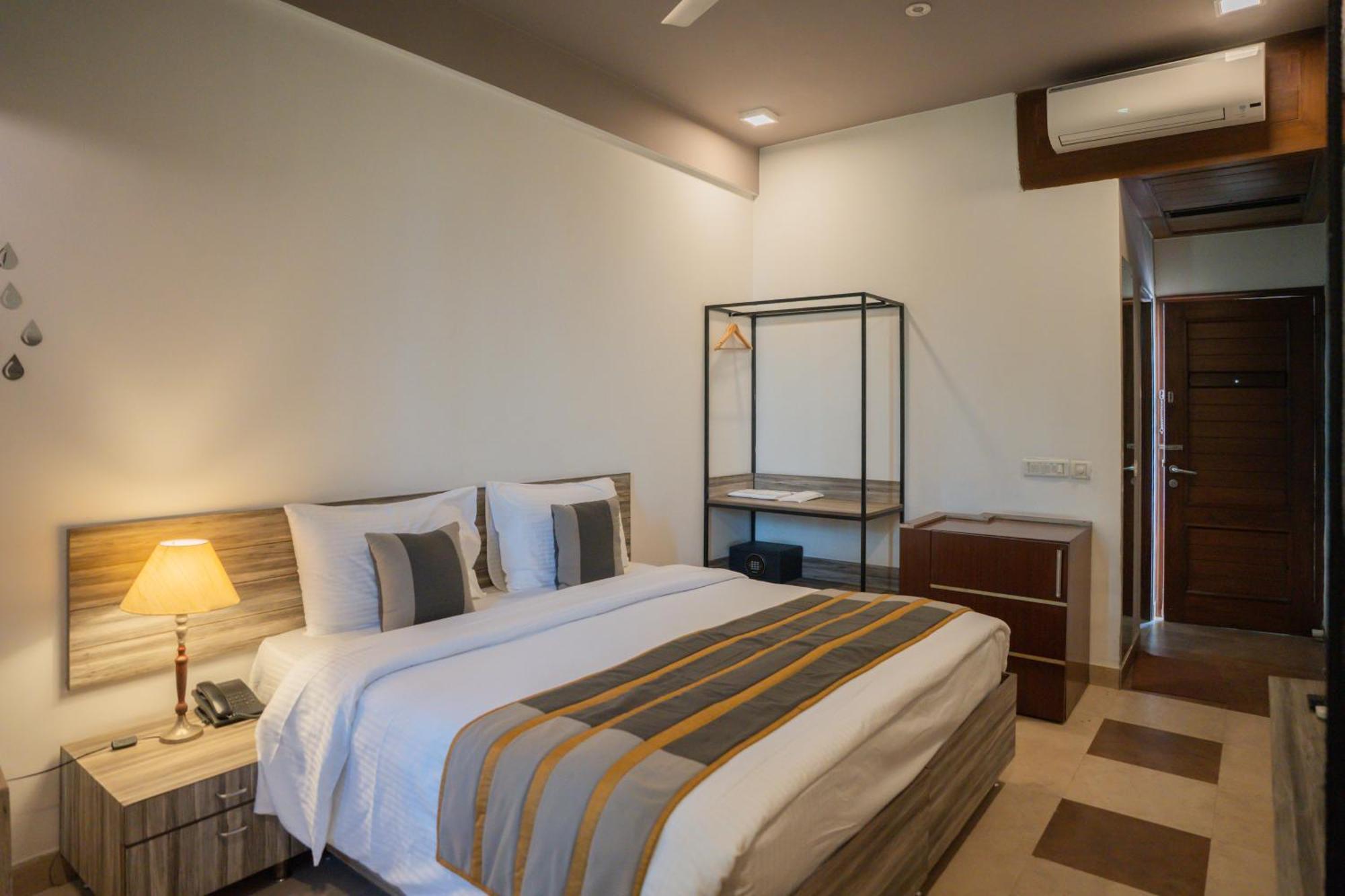 Ahuja Residency Parklane Hotell Gurgaon Eksteriør bilde